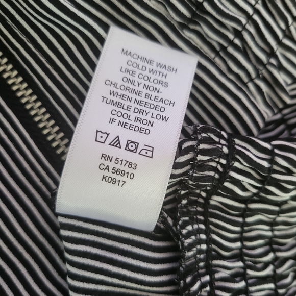 MAURICES Jacket Ladies Medium Black White Striped Long Sleeve Sheer Smocking Top - Picture 10 of 10